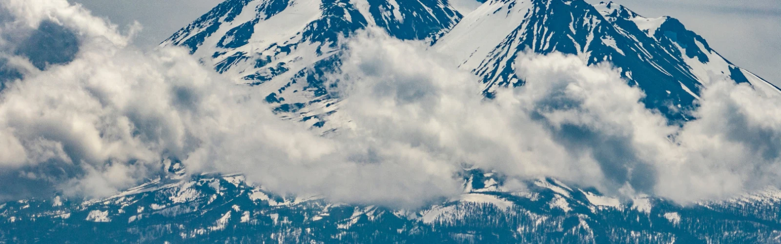 Discover Mount Shasta Nightlife: Top Bars and Evening Spots to Explore
